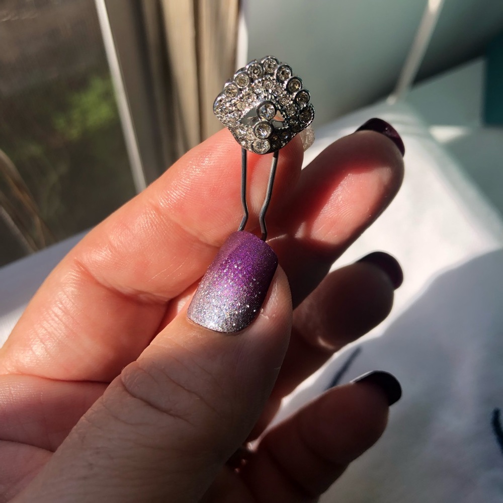 ⚠️🛑 SOLD 11.12.2022 🛑⚠️. silver tone and rhinestone three pack hair pins - Picture 5 of 7